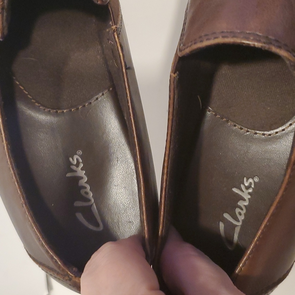 Clarks Brown Leather Closed Toe Block Heel Slip On Loafers Shoes Size 6.5M - Picture 6 of 9